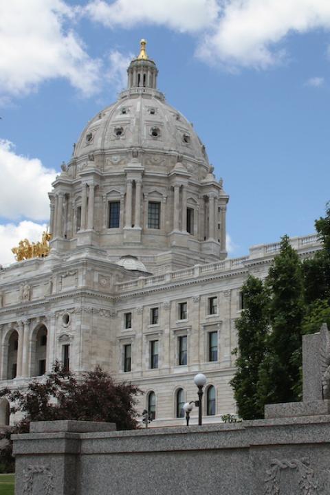 The Minnesota State Capitol building — green bank