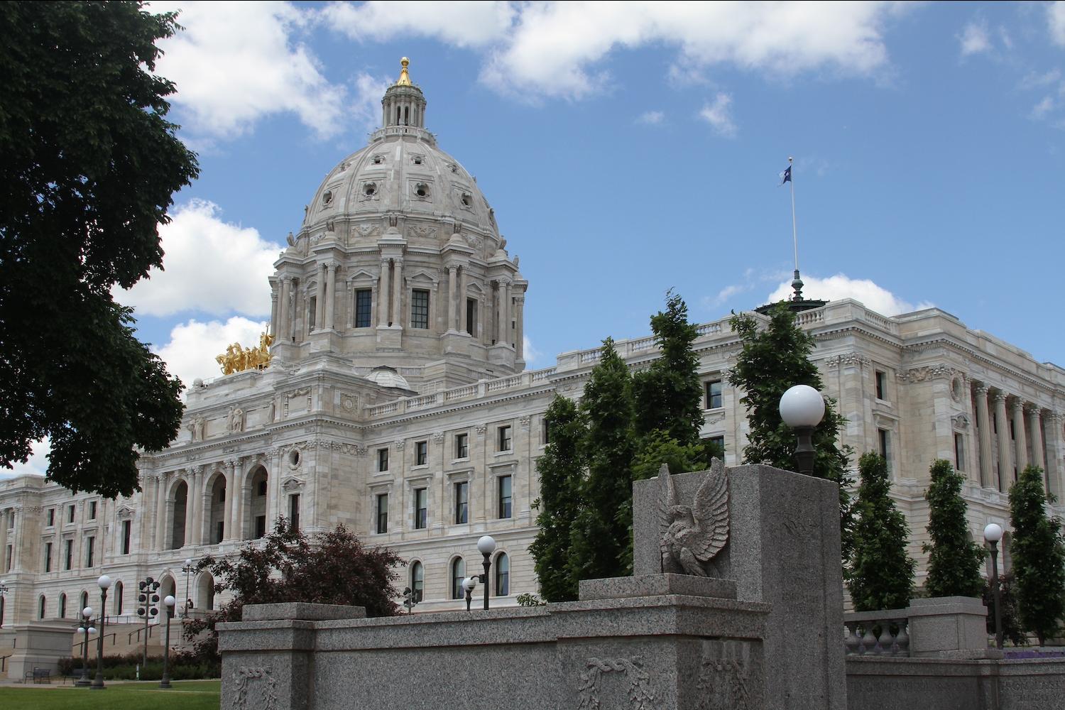 The Minnesota State Capitol building — green bank