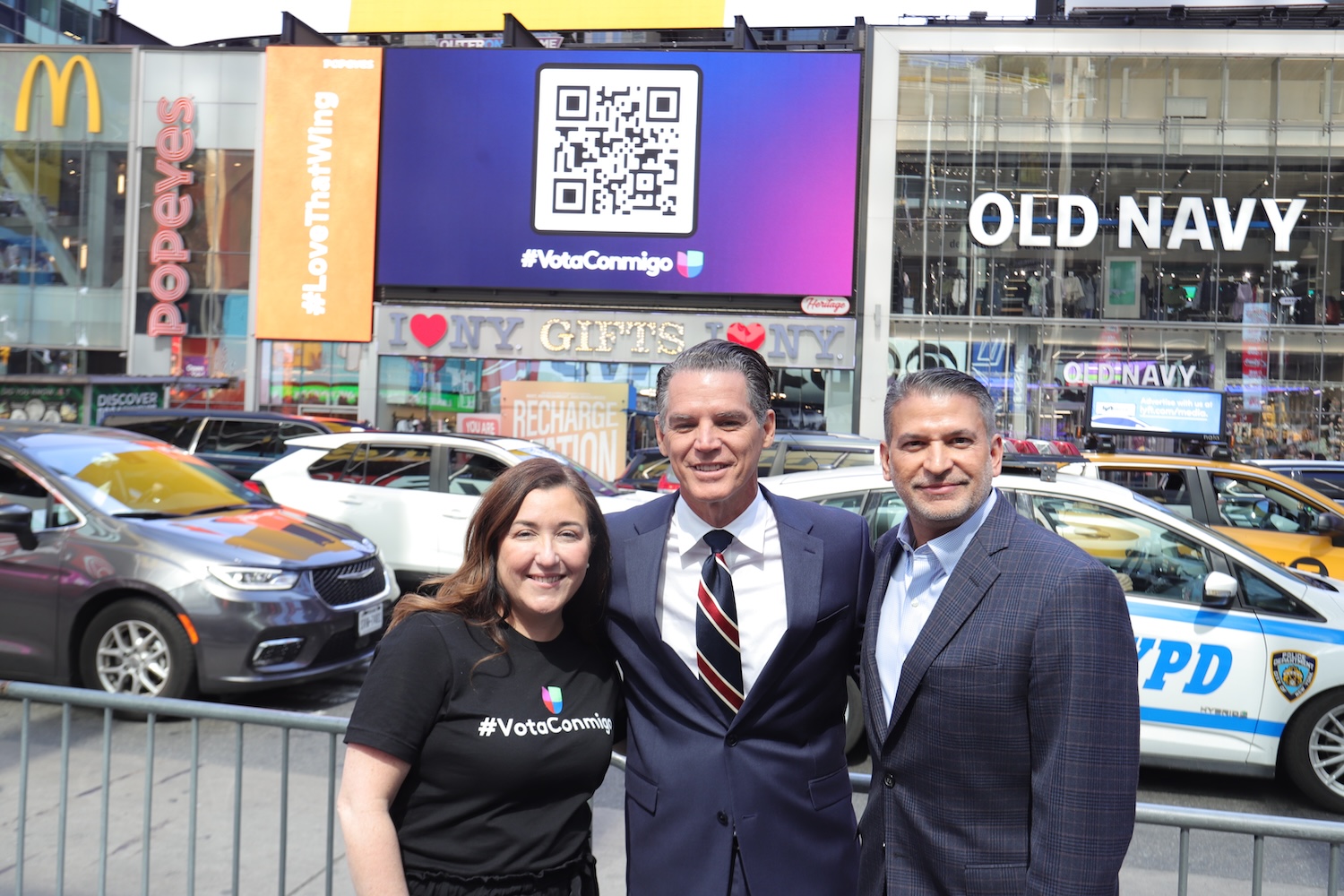 Teri Arvesu Daniel Garzar Jose Tomas Martes de Accion — the first voter registration event for Univisions Vota Conmigo campaign