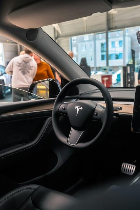 tesla showroom — tesla boycott reputation problem — tesla EVs